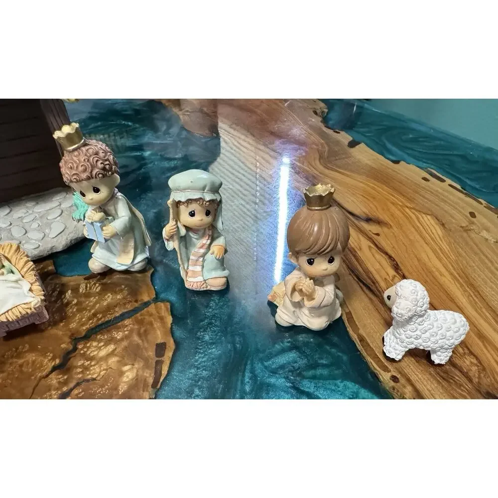 COMPLETE PRECIOUS MOMENTS 2006 NATIVITY SCENE SET 10 PIECES WITH STABLE IN BOX